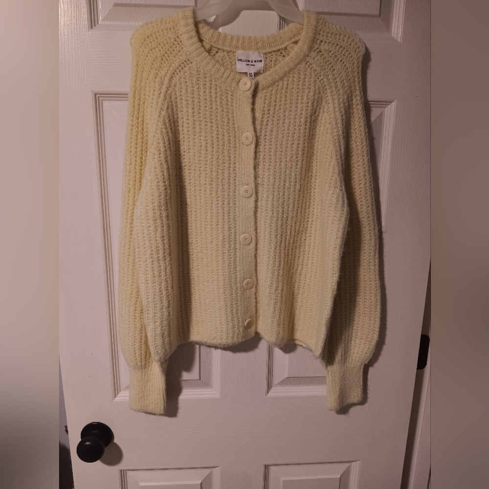 Willow & Wind Yellow Knit Cardigan Sweater. Medium